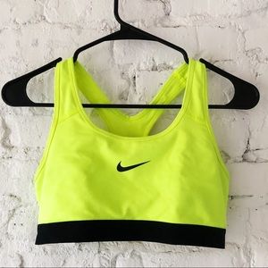 Nike low impact sports bra size medium